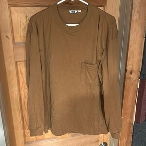 Uniqlo long sleeve brown single pocket shirt